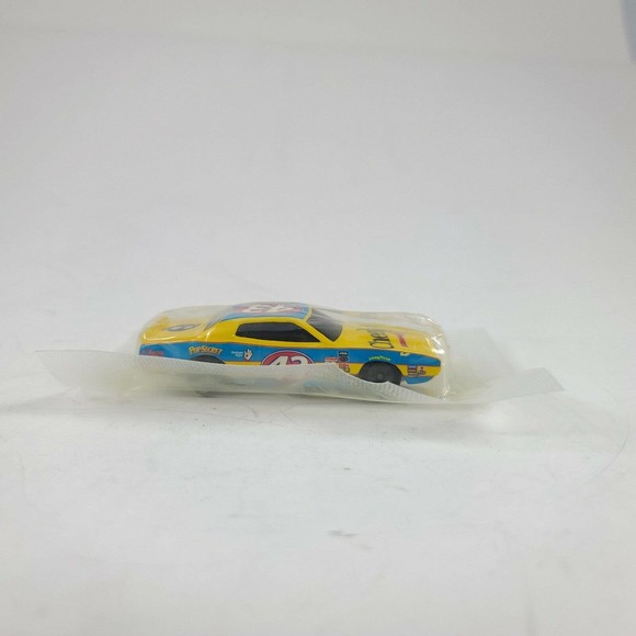 Hot Wheels Salute To #43 Richard Petty '74 Dodge Charger Cheerios 2003 - Picture 3 of 6